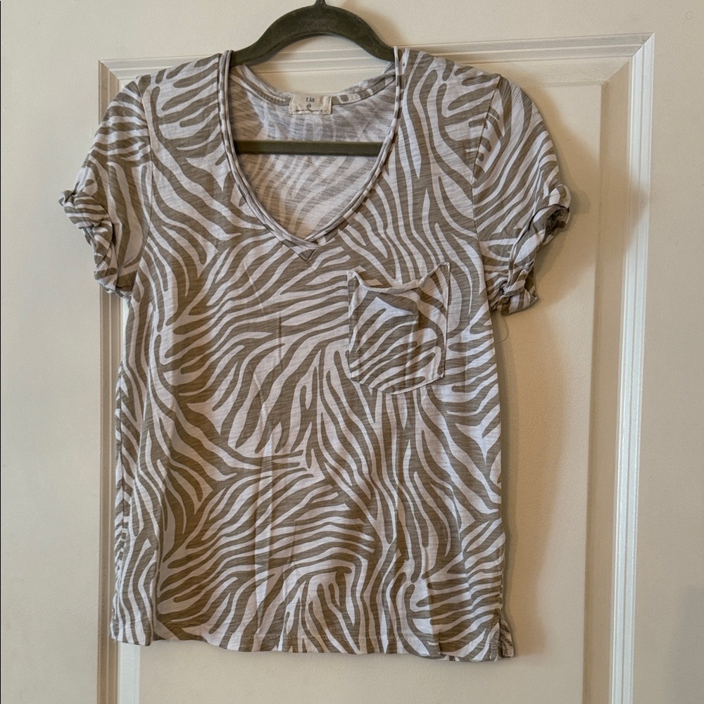 Anthropologie T.La Zebra Print V Neck Pocket Tee XS